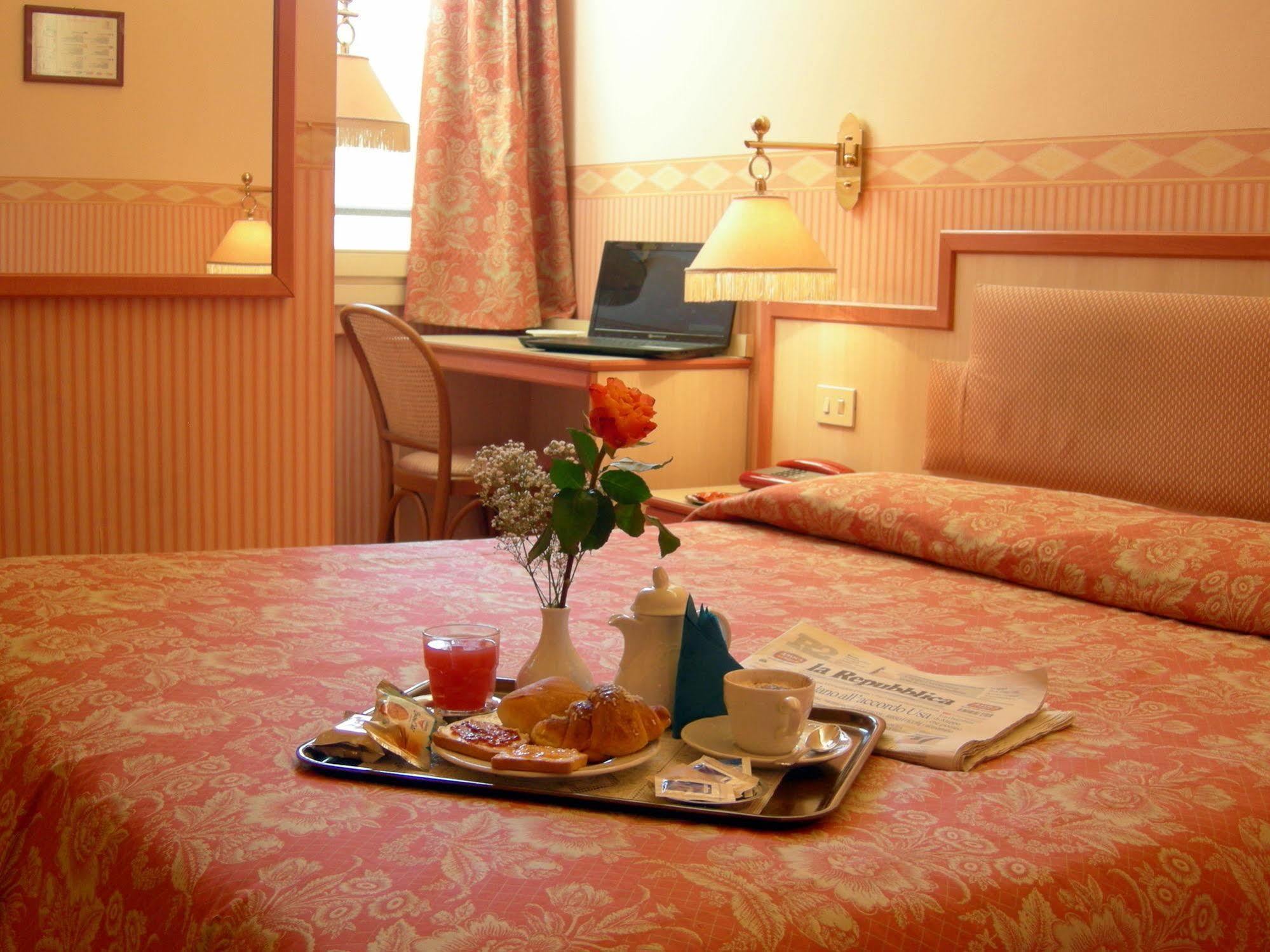 Buenos Aires Hotel Milan Extérieur photo