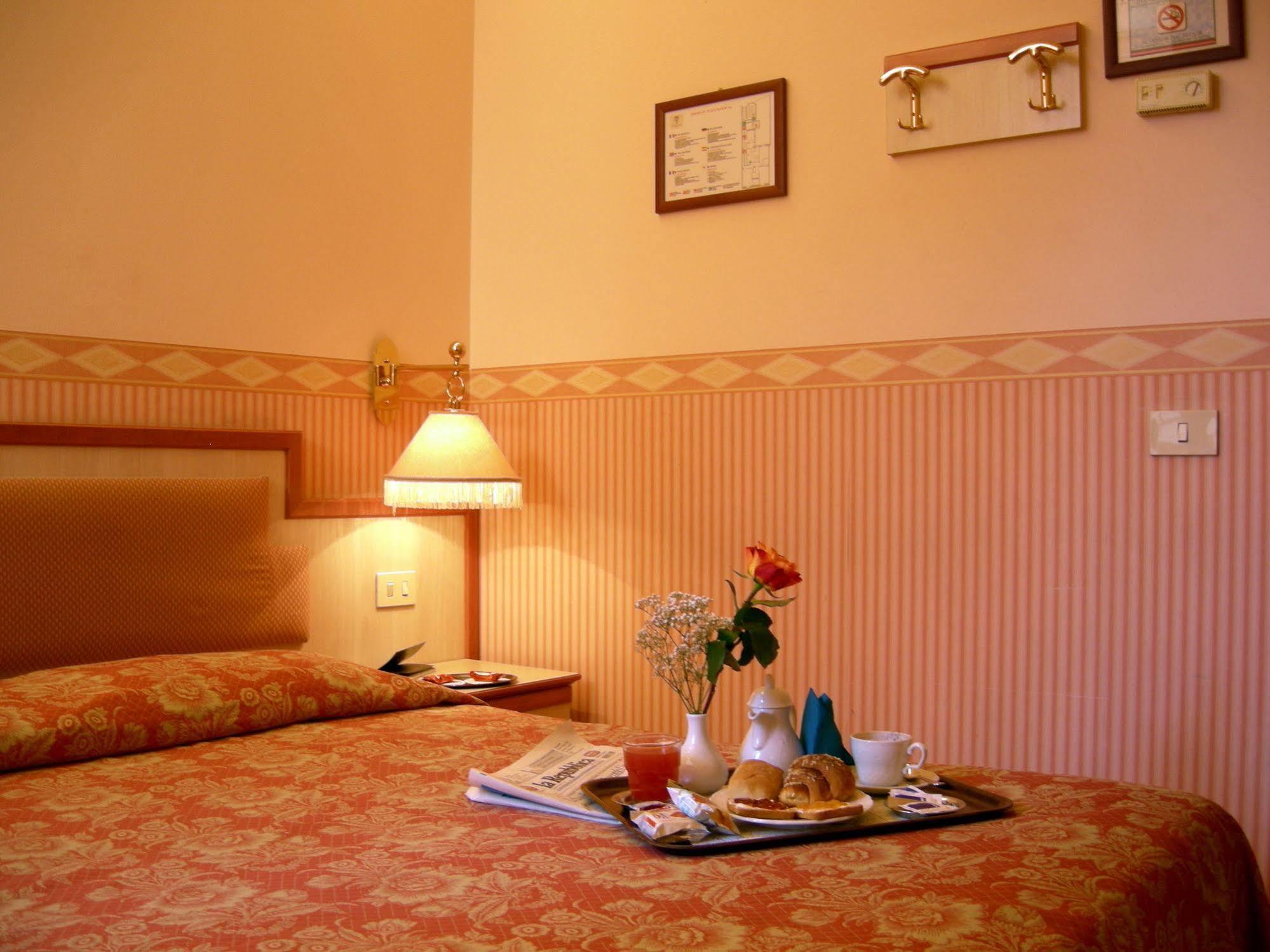 Buenos Aires Hotel Milan Extérieur photo